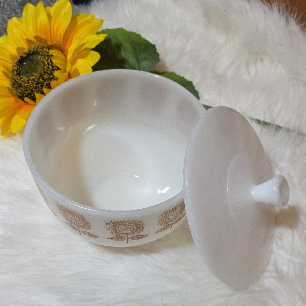 Vintage White and Brown Floral Serveware Bowl - Picture 3 of 7